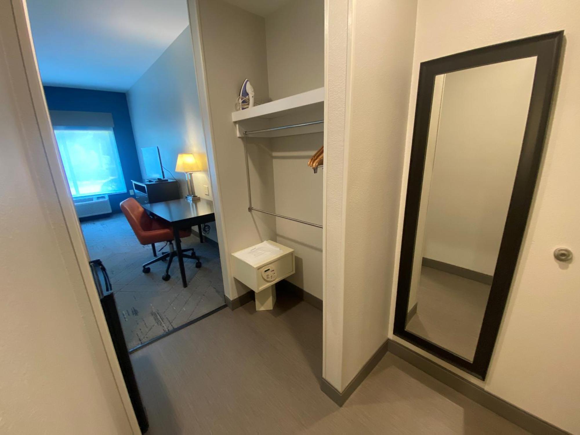 Wingate By Wyndham State Arena Raleigh/Cary Hotel Eksteriør billede