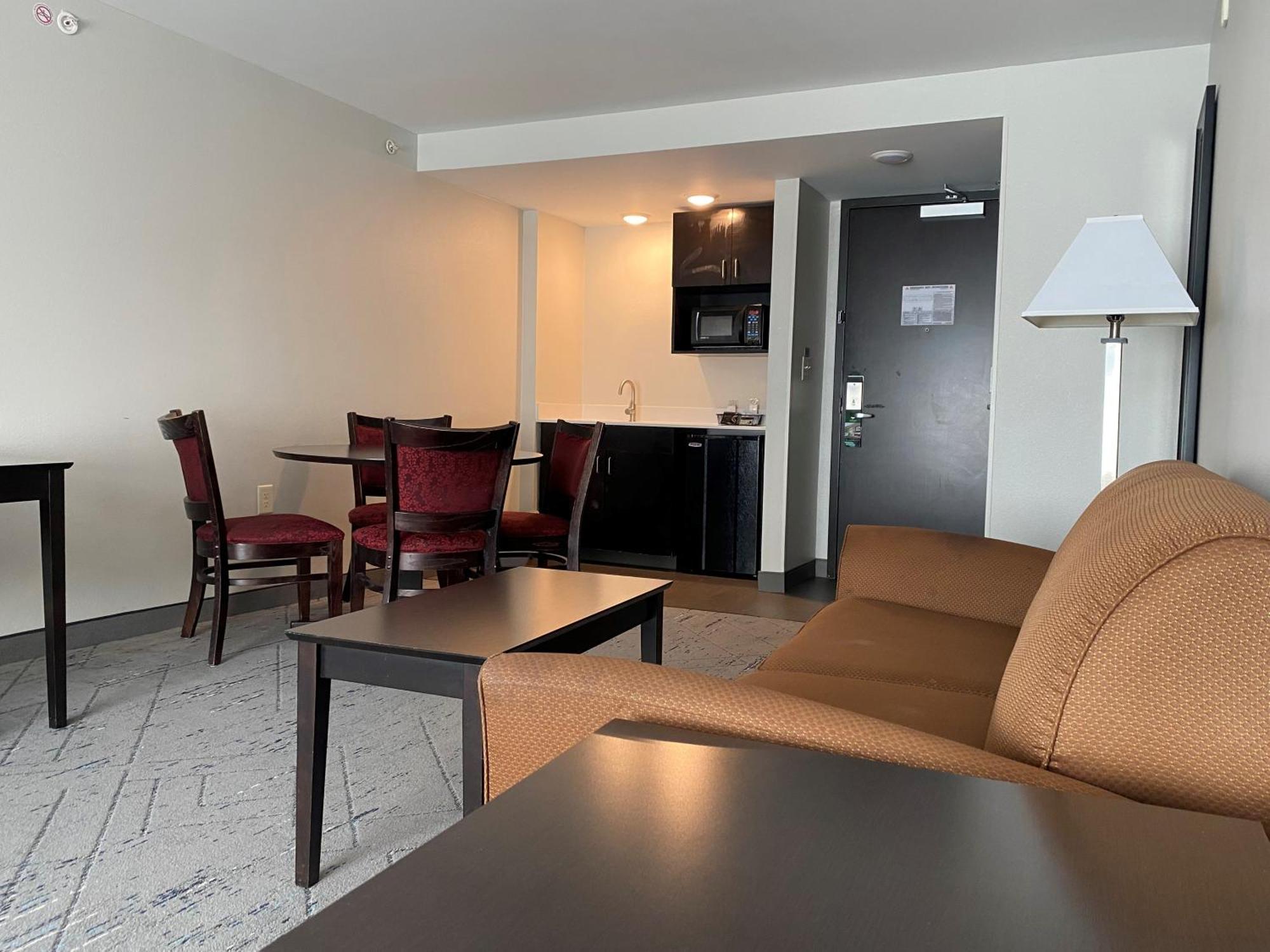 Wingate By Wyndham State Arena Raleigh/Cary Hotel Eksteriør billede