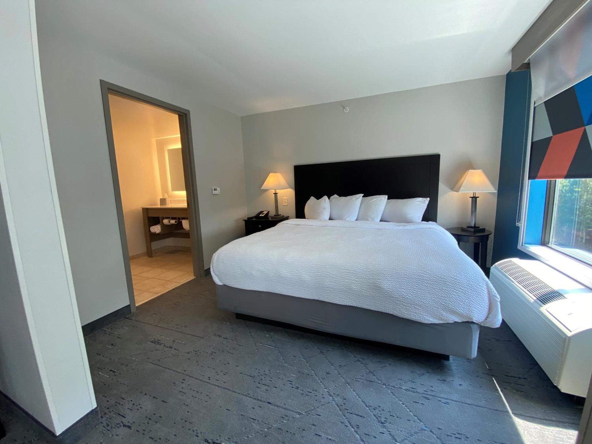 Wingate By Wyndham State Arena Raleigh/Cary Hotel Eksteriør billede