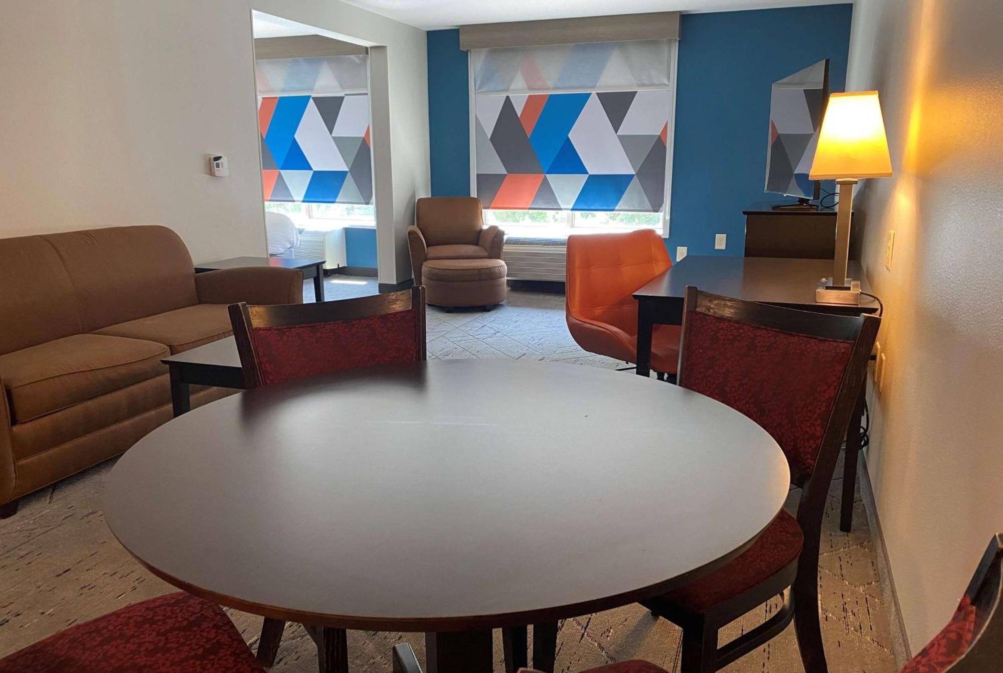 Wingate By Wyndham State Arena Raleigh/Cary Hotel Eksteriør billede
