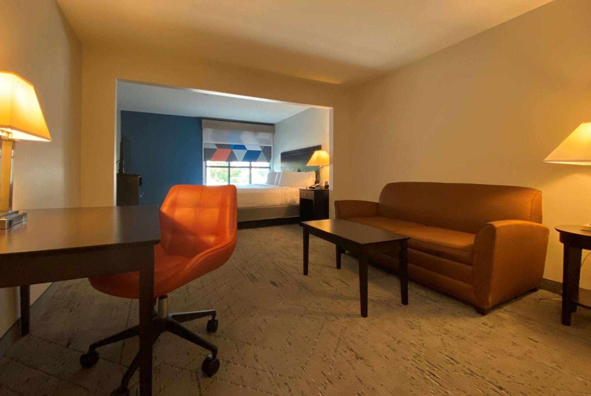 Wingate By Wyndham State Arena Raleigh/Cary Hotel Eksteriør billede
