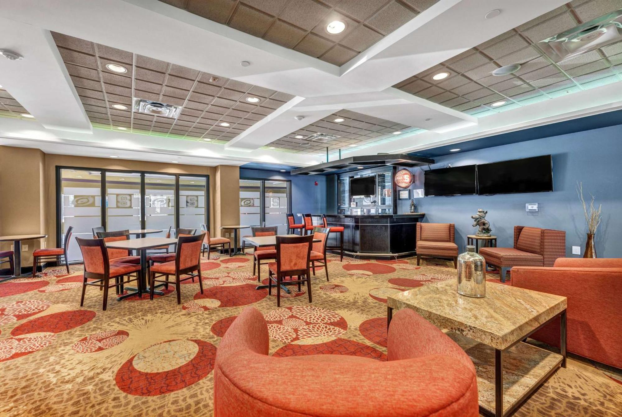 Wingate By Wyndham State Arena Raleigh/Cary Hotel Eksteriør billede